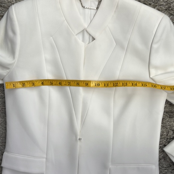 Elie Tahari - Picture 7 of 9